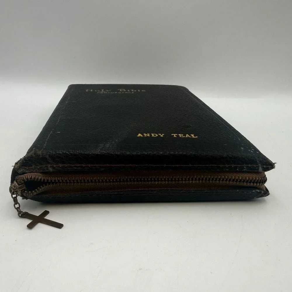 Vintage 1945 KJV Holy Bible Red Letter Edition World Publishing Zipper Cover